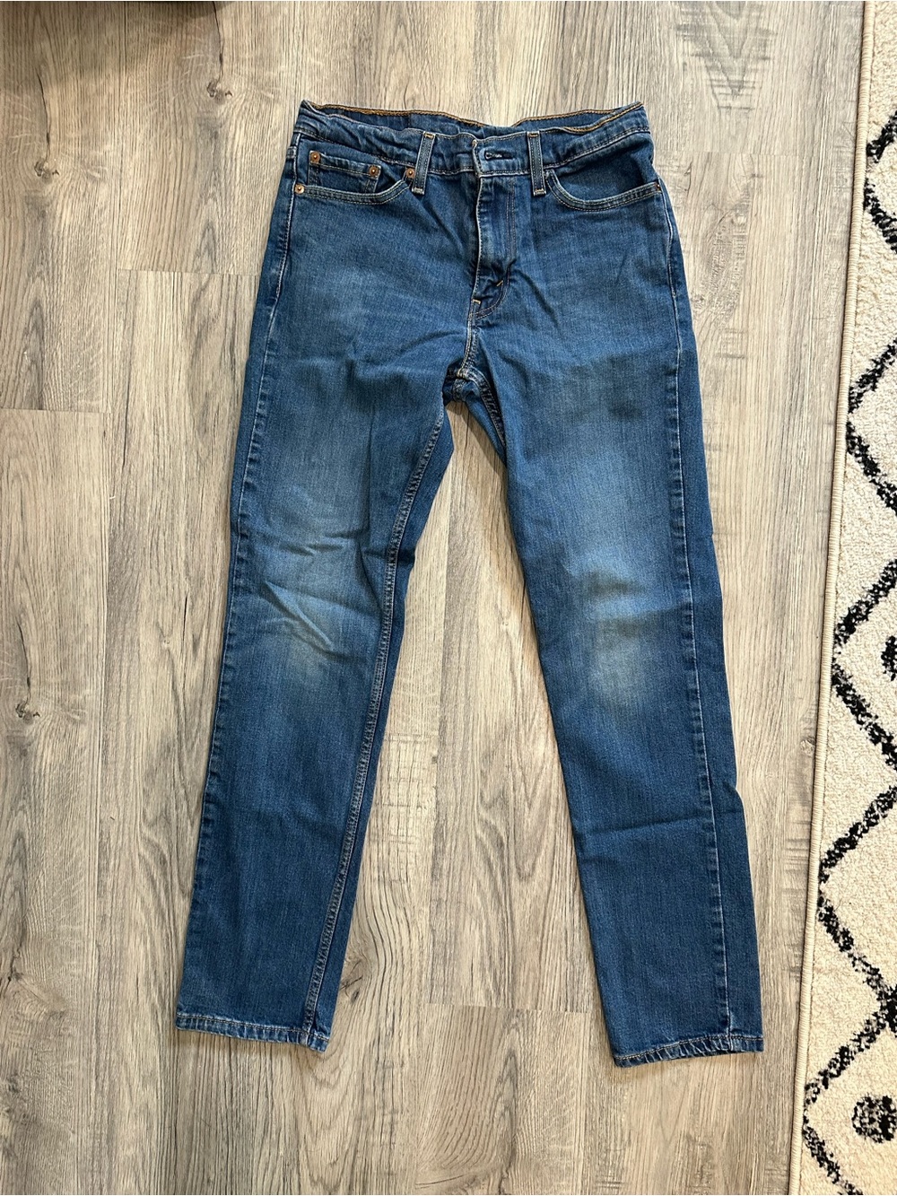 Levi's Classic Straight Jeans in Mid Blue